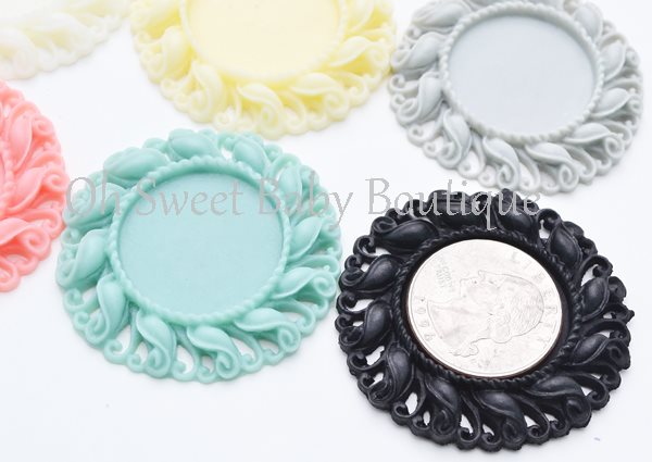 Lace Cameo Frame