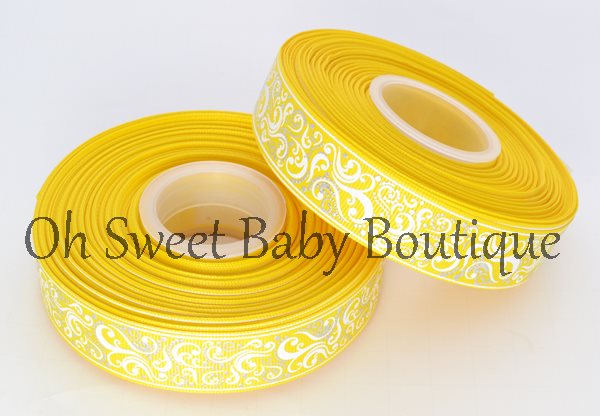 Daffodil Fancy Swirl With Foil Accent